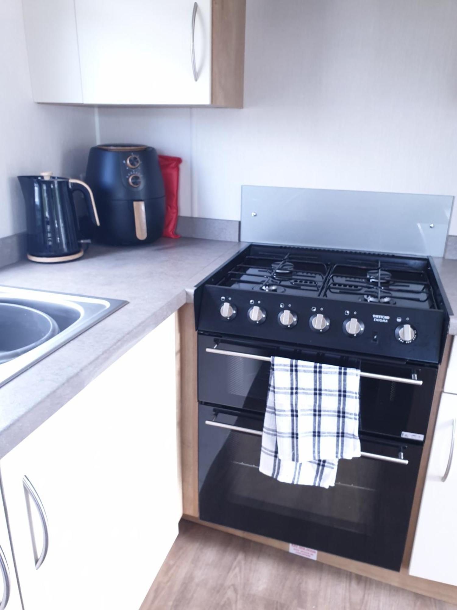 16 Anglers Acre Luxury Hot Tub Break Tattershall Lakes מראה חיצוני תמונה